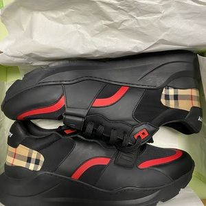 Burberry Shoes Size 45